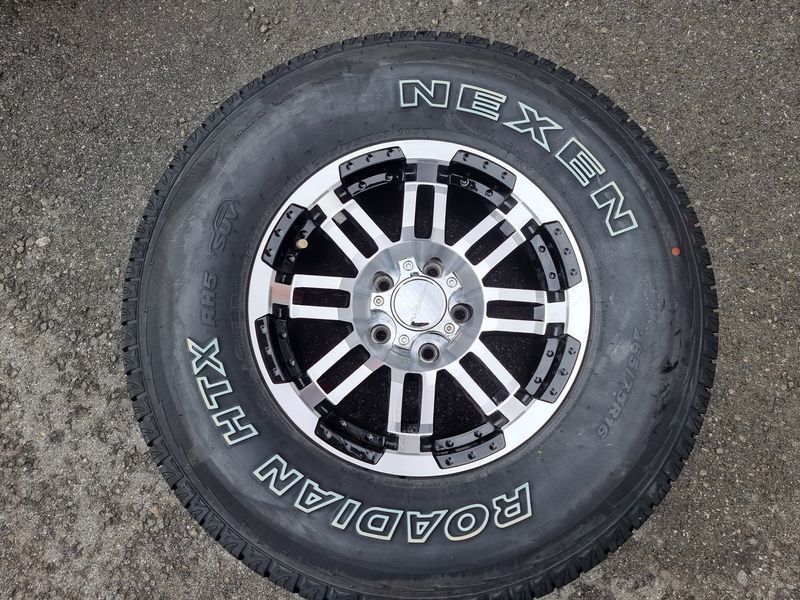 16цола Jeep Wrangler 5x127-265/75/16 NEXEN