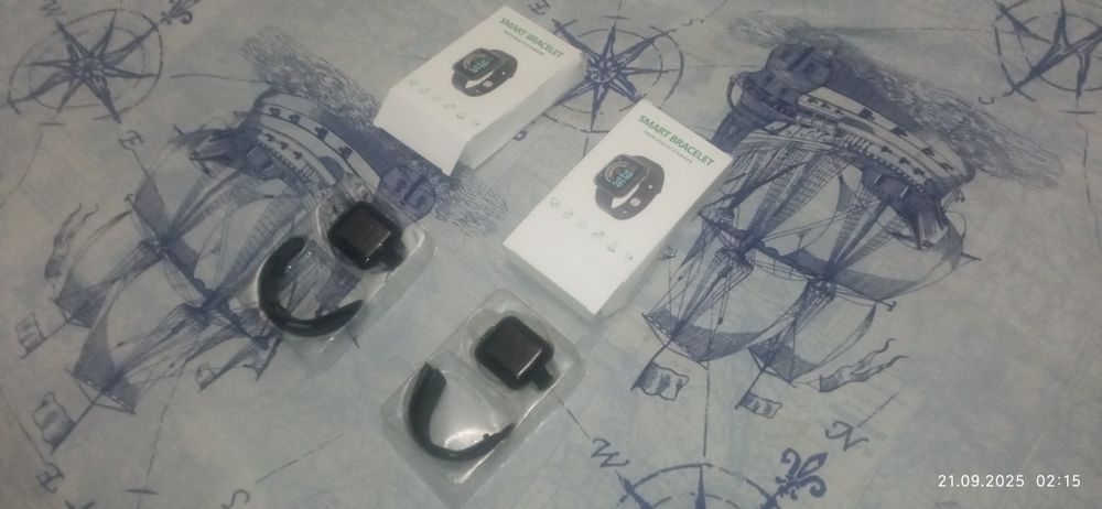 Смарт часовници!  Чисто нови!