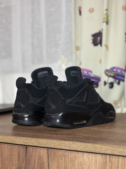 Jordan 4 Black in stare foarte buna