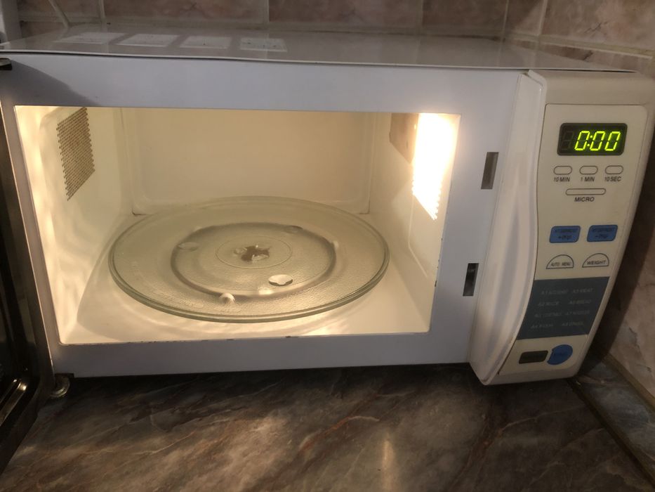 Urgent !!! Cuptor cu microunde Gorenje (pt piese sau se poate repara)