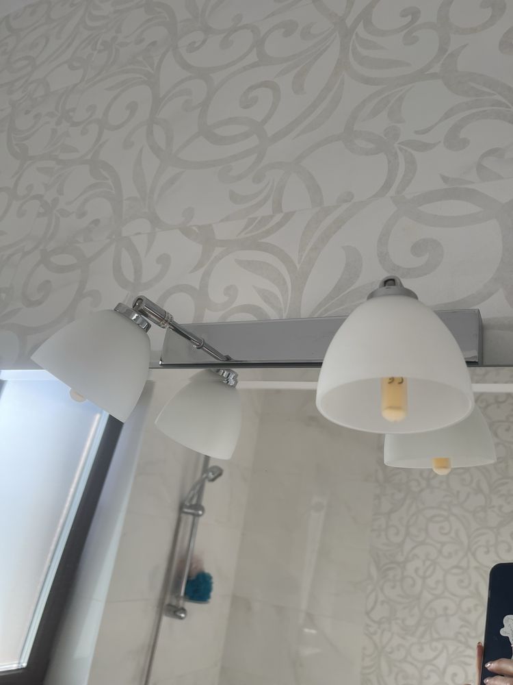 Mobilier baie cu oglinda si bec