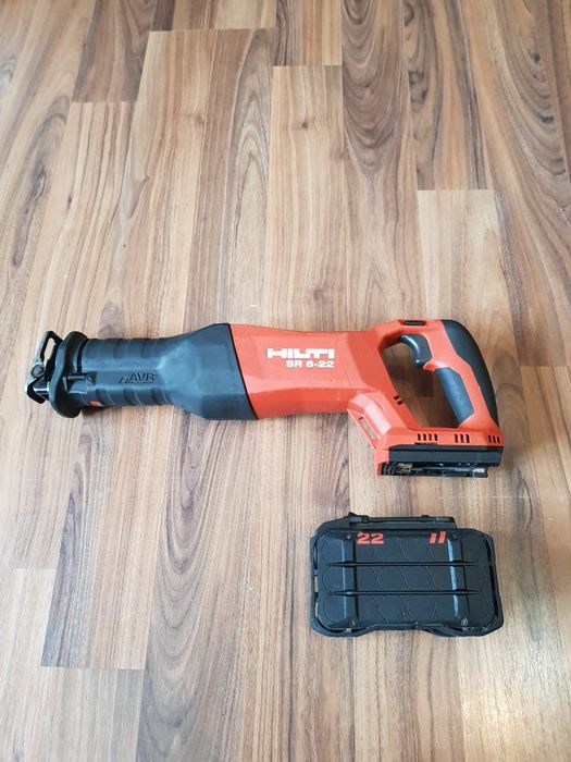 Fierăstrău sabie SR 6 22  cu acumulator de 12 ah