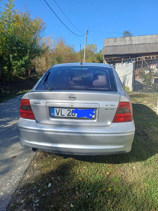 Vand sau schimb opel vectra b