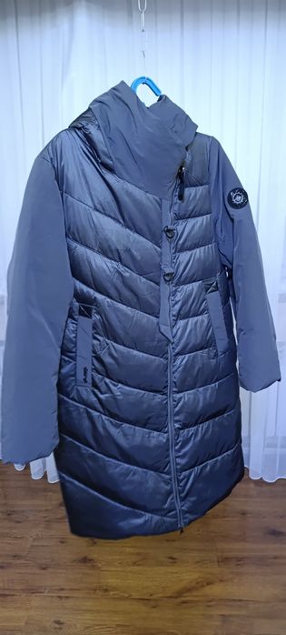 Пуховики женские пальто почти новый