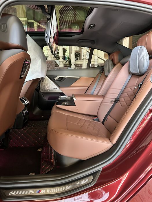 BMW i5 Luxury 35L