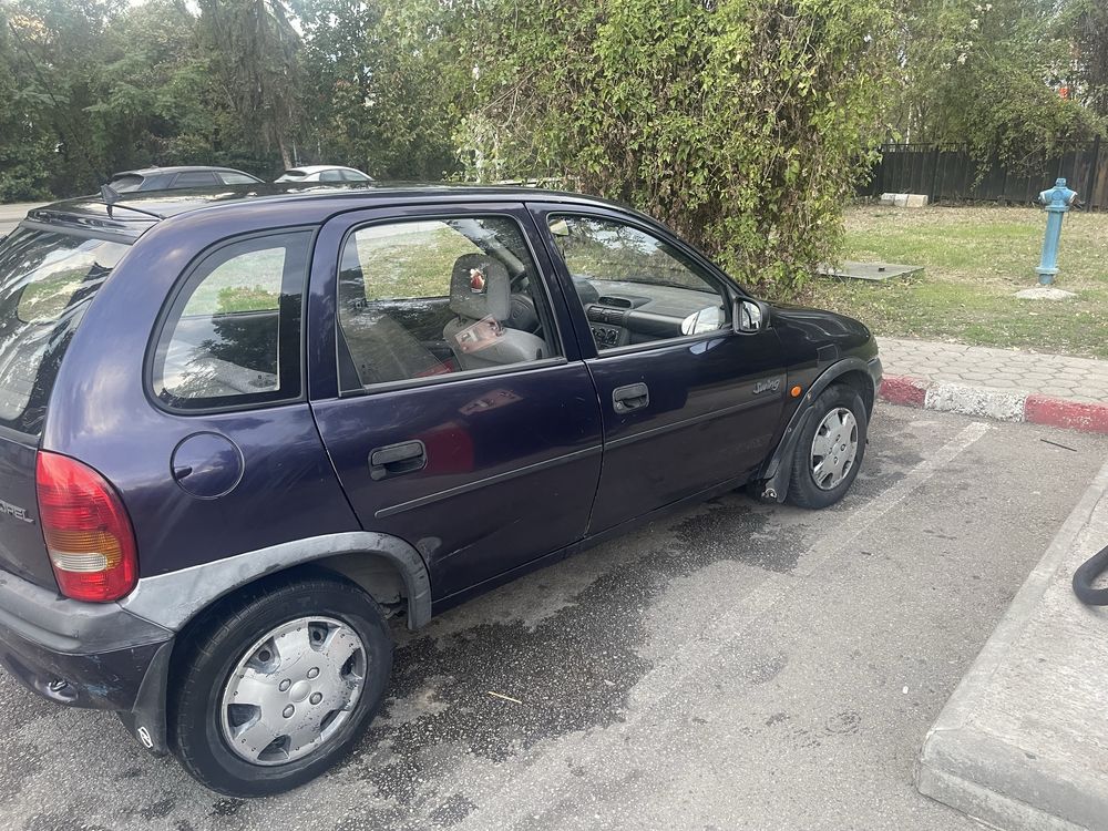 Продавам Opel Corsa D