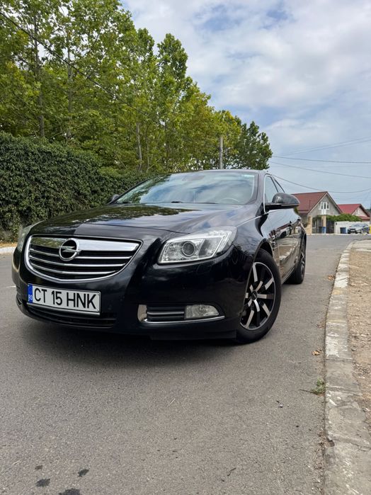 Vind auto Opel Insignia