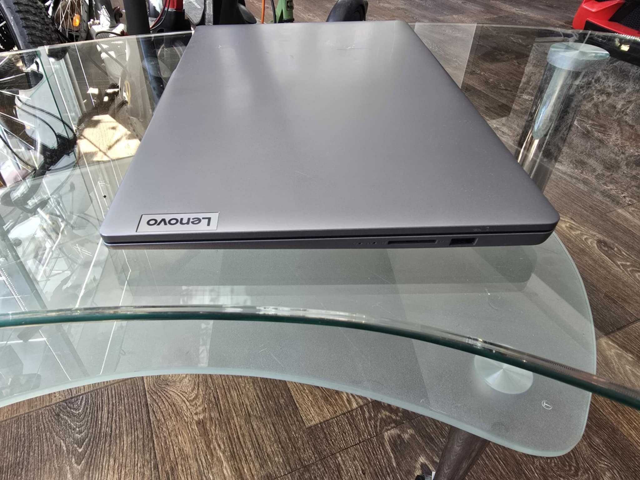 Лаптоп LENOVO Idea Pad Slim 3
