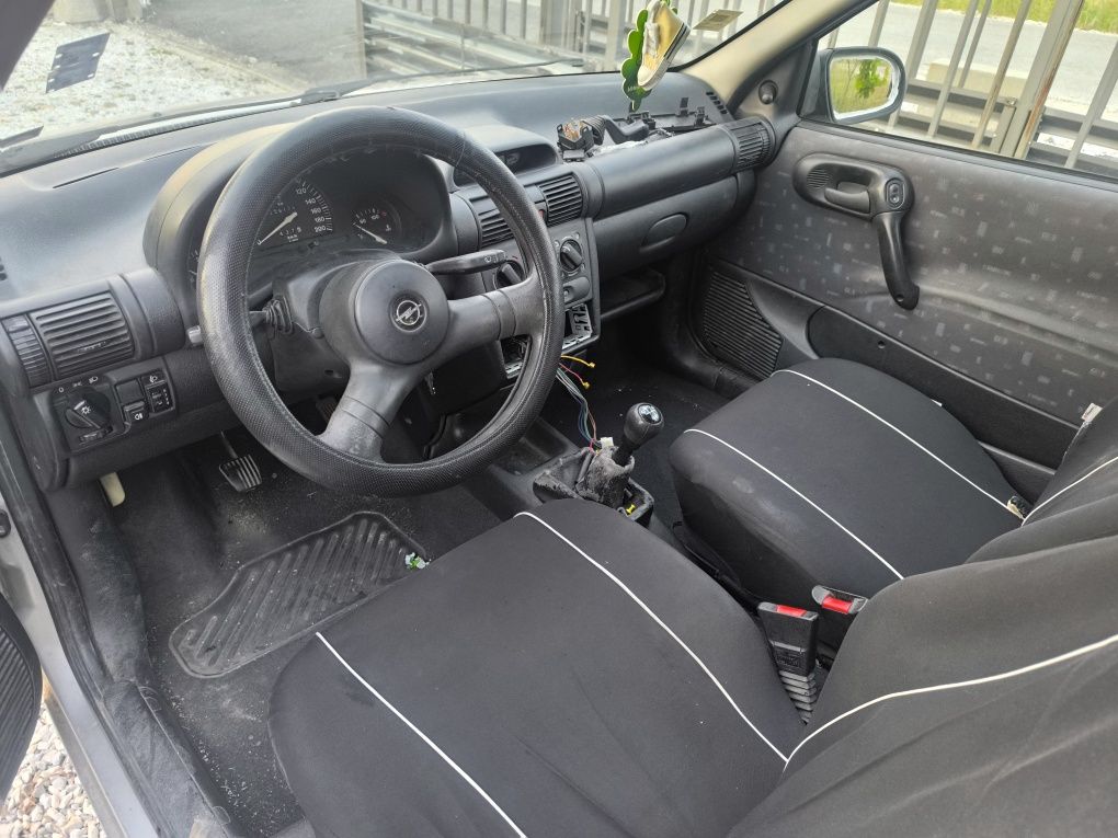 Opel Corsa B 1.0i 54к.с. НА ЧАСТИ