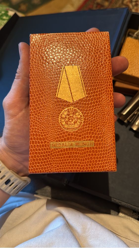 Medalii de merit comuniste