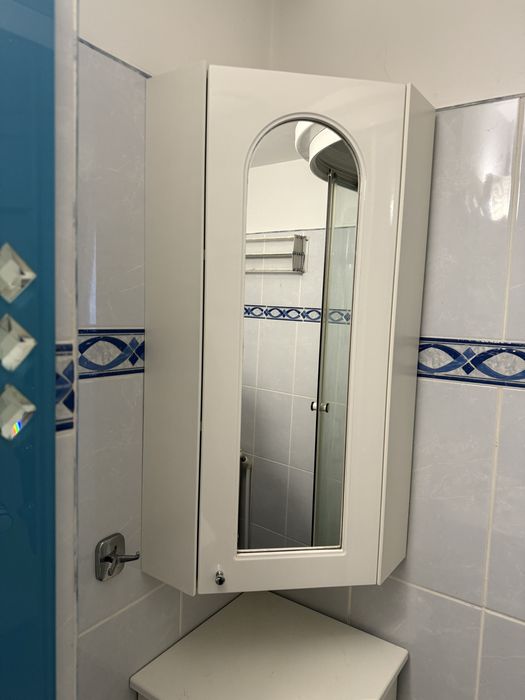 Dulapuri pt colt baie