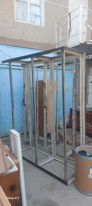 Прилавка металлические