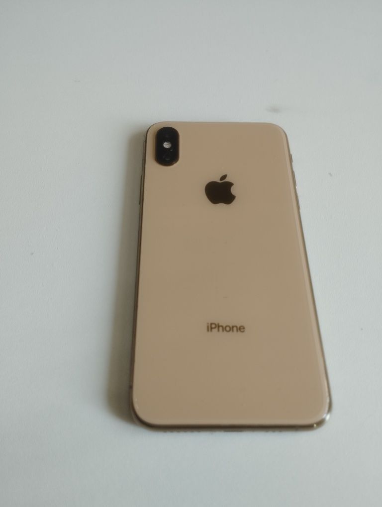 Продам iPhone XS состояние отличное