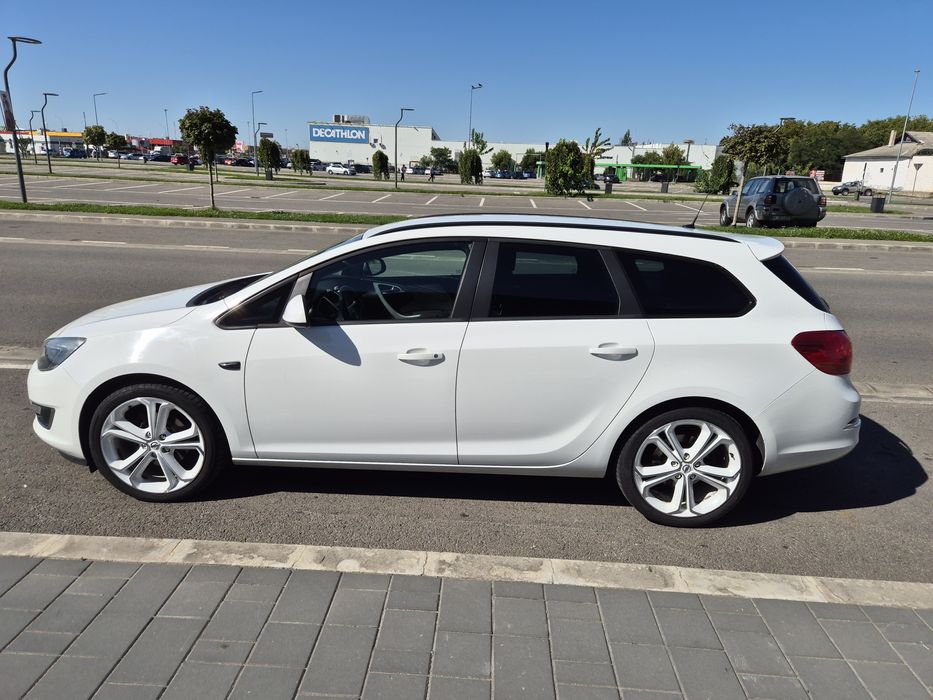 Vand urgent Opel astra j 2013