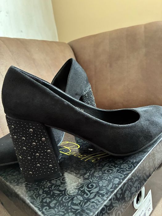 Дамски обувки с ток