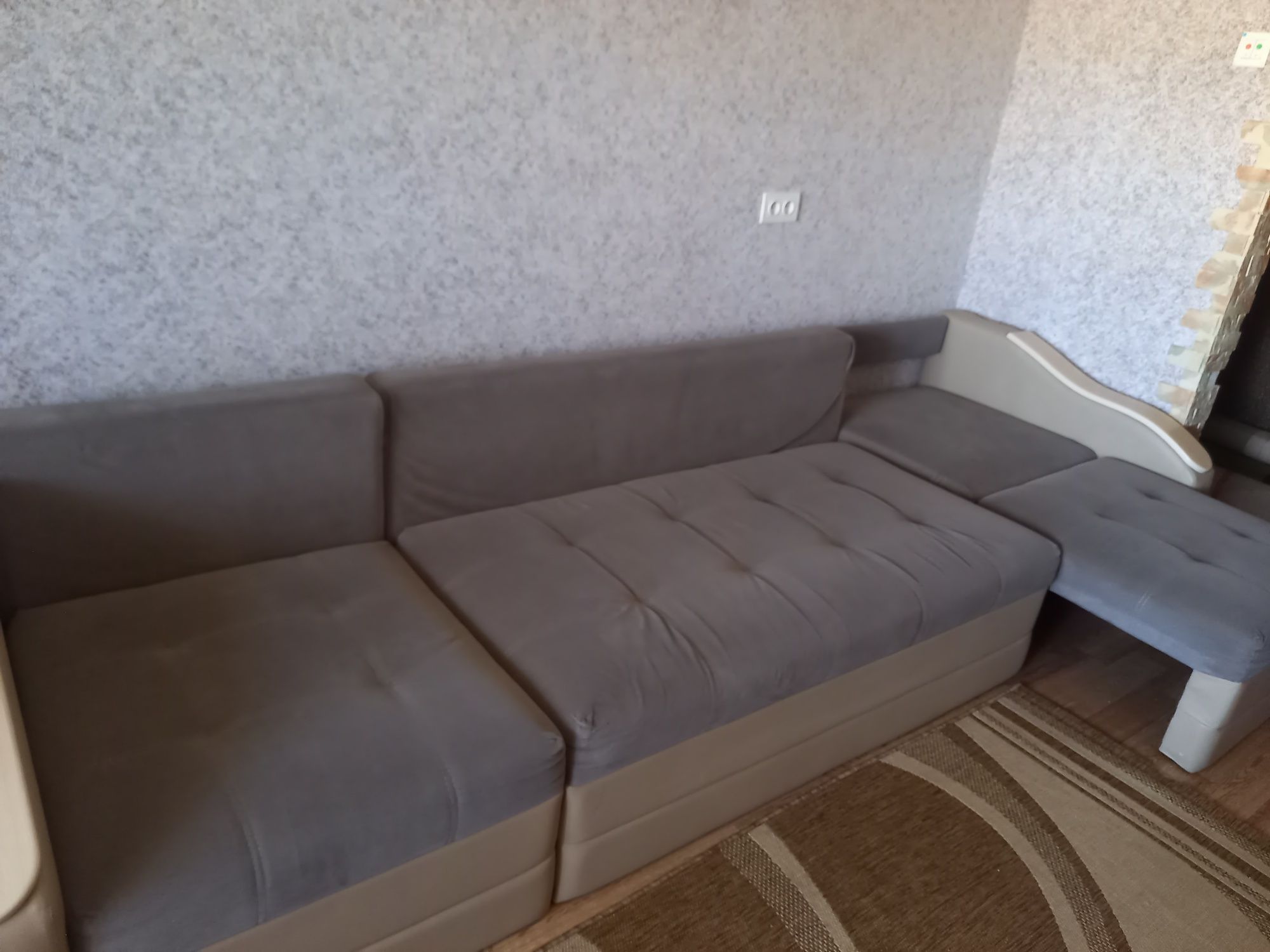 Срочно продам диван