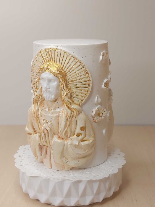 Vând statuete religioase, lumânări ornamentale, decoraţiuni cameră
