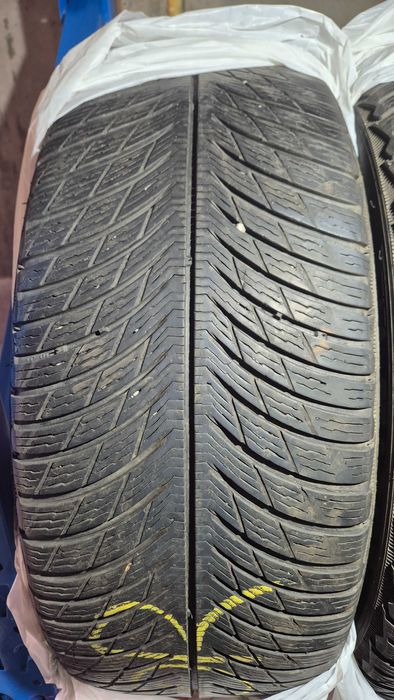 Cauciucuri de iarna Michelin 235 45 r18