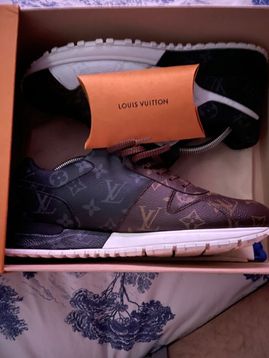 Vand o pereche frumoasa de adidas Louis Vuitton ORIGINALI % cumparati