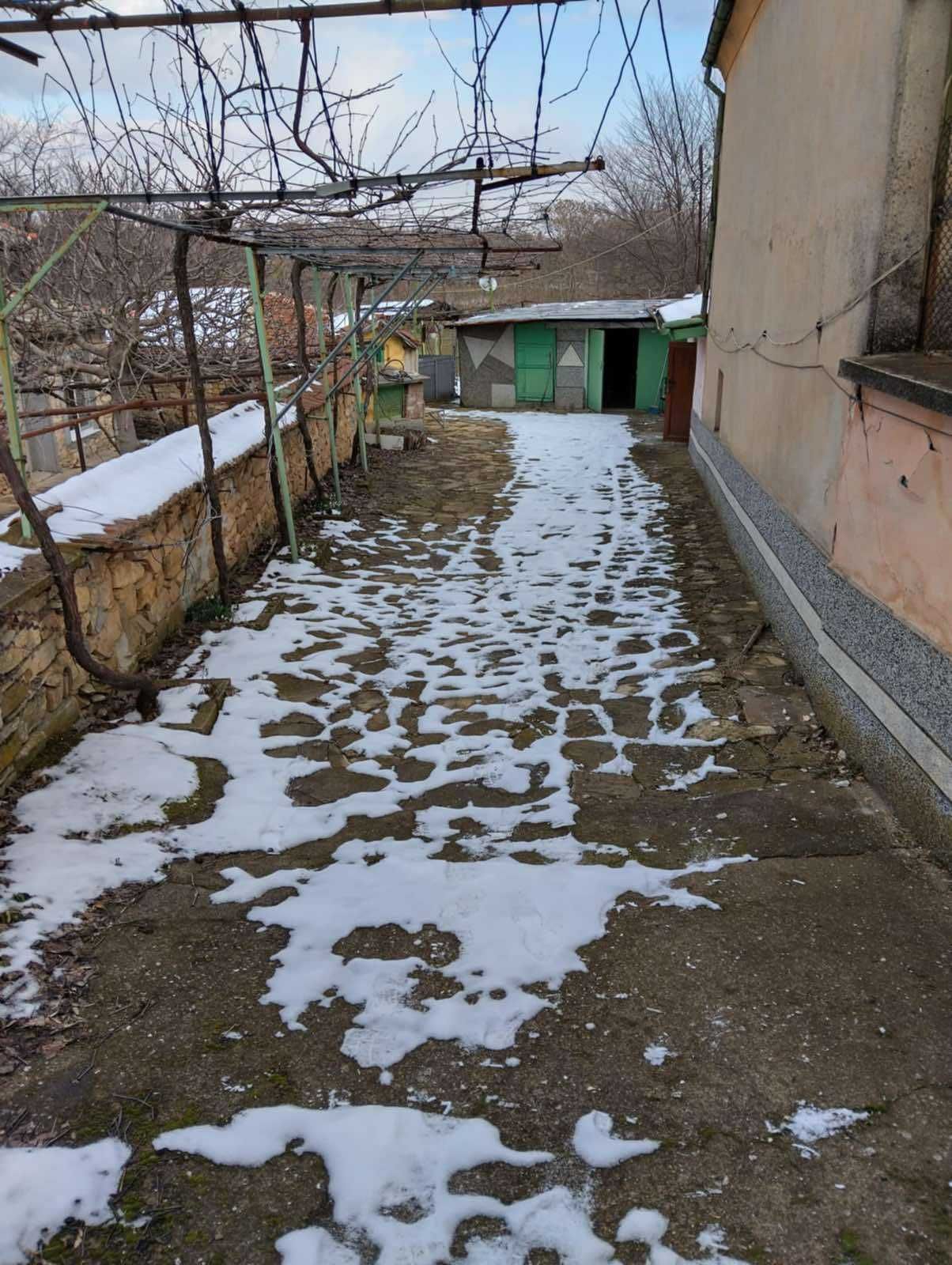 Двуетажна къща в с.Рупките