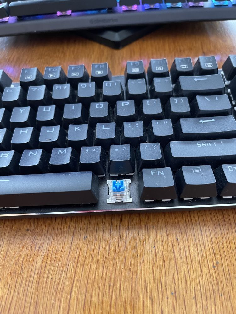 Геймърска клавиатура E-Element Z-88 Uk Lay-out RGB Blue Switches