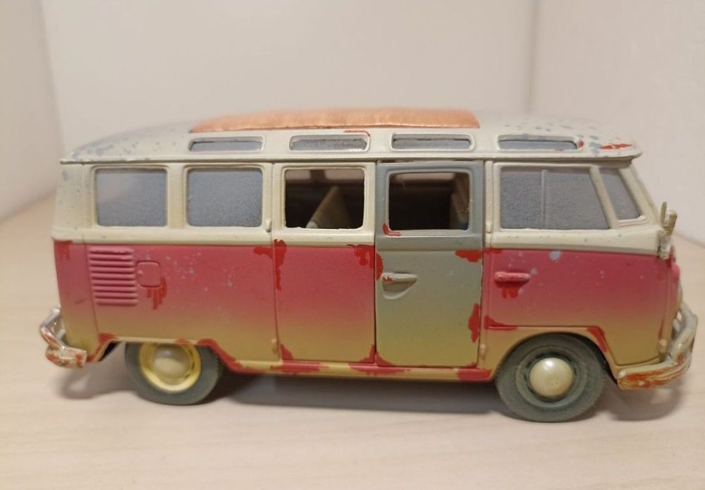 VW samba 
Scara 1:25
Maisto

Pozele reflectă realitatea. Se vinde exac