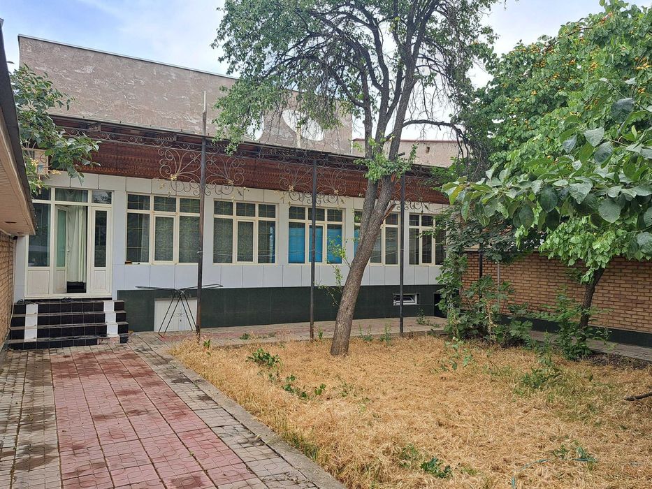 Янгиобод 4 сот 4 хона ховли оилага ижара топ. 1000 у.е.