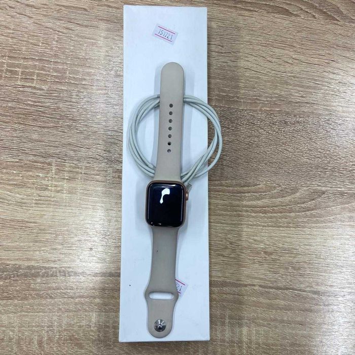 Смарт-часы Apple Watch SE Series 40mm / sk151721