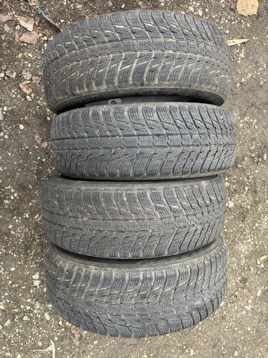 Set 4 anvelope 225 65 r17 Nokian de iarna