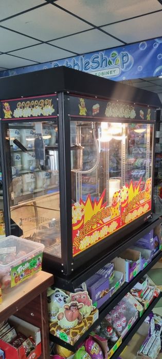Aparat de făcut pop corn și dispenser ciocolată caldă