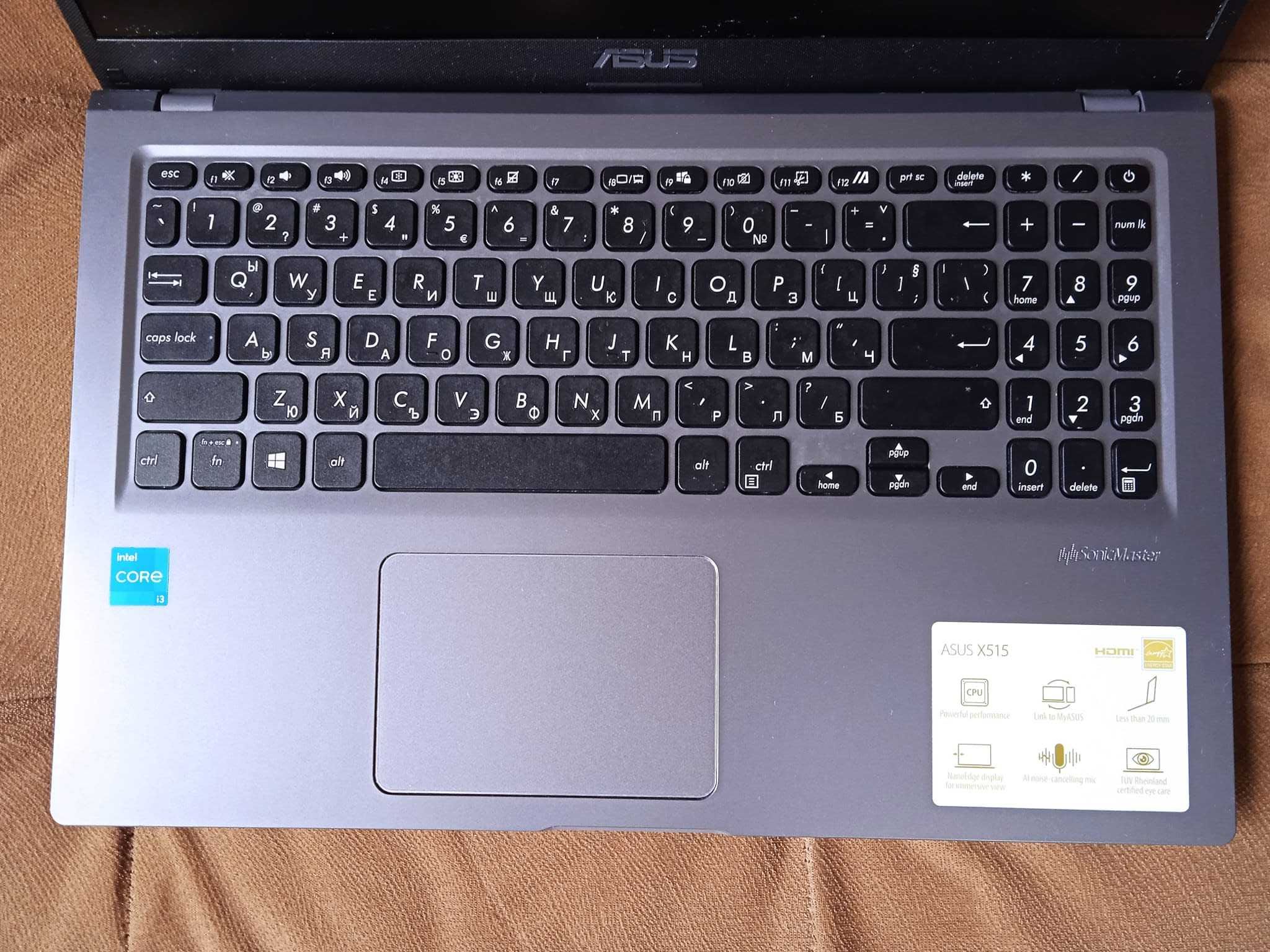 Asus X515EA 15.6" FHD Intel i3-1115G4 8GB 512 GB SSD отлична батерия