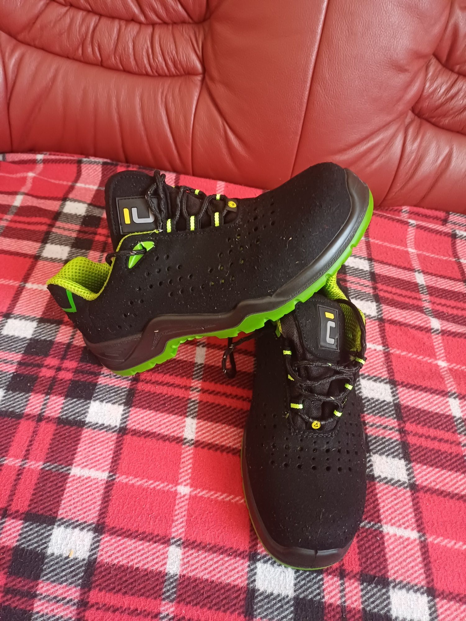 Pantofi lucru mărimea 38
