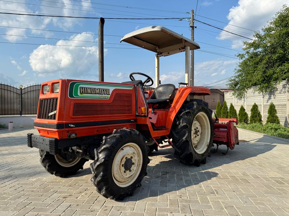 tractor japonez Hinomoto 25 cai 4x4 cu freza nu Yanmar Iseki