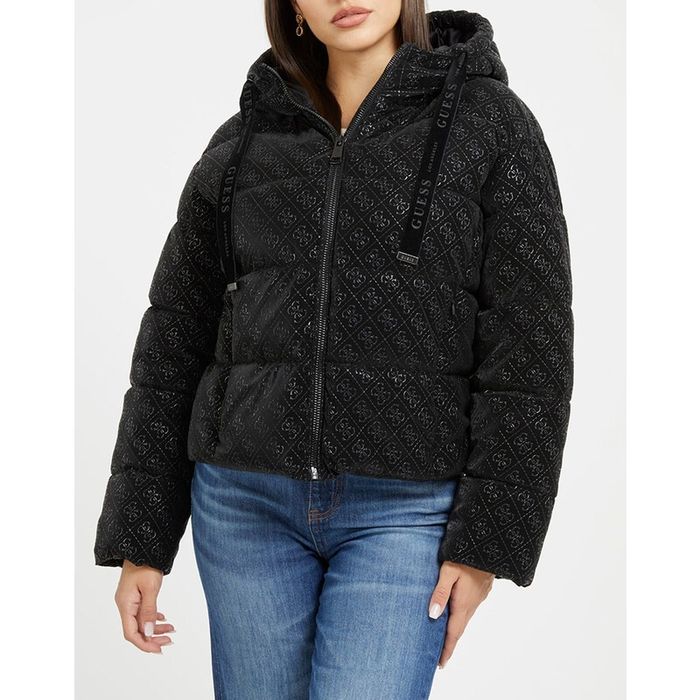 Оригинално яке на маркага GUESS