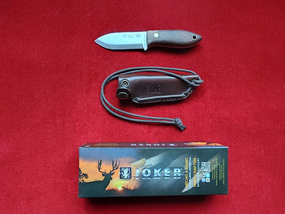 Cutit Joker Avispa S (Maner din lemn de nuc)