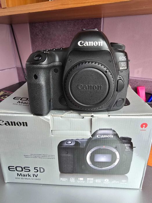 Canon 5D Mark IV 3000 cadre + 3 acumulatori + card