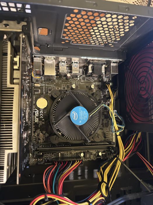 Placa baza asus cu procesor i7 6700