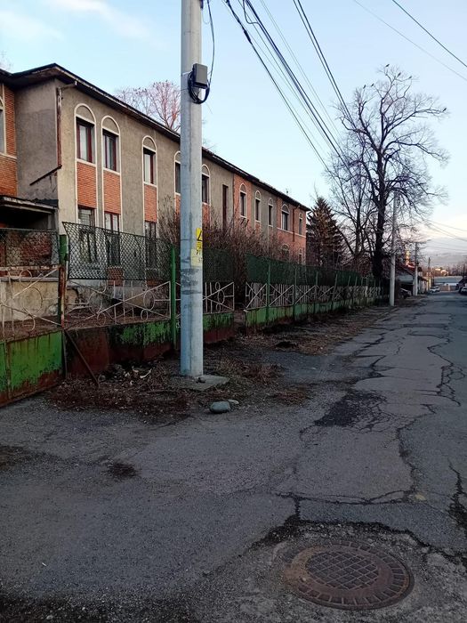 Vând cladire 40 camere