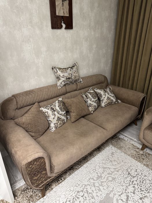 Продам диван с креслами