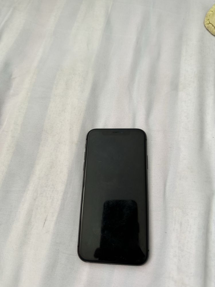 Iphone 11 в хорошом состояние