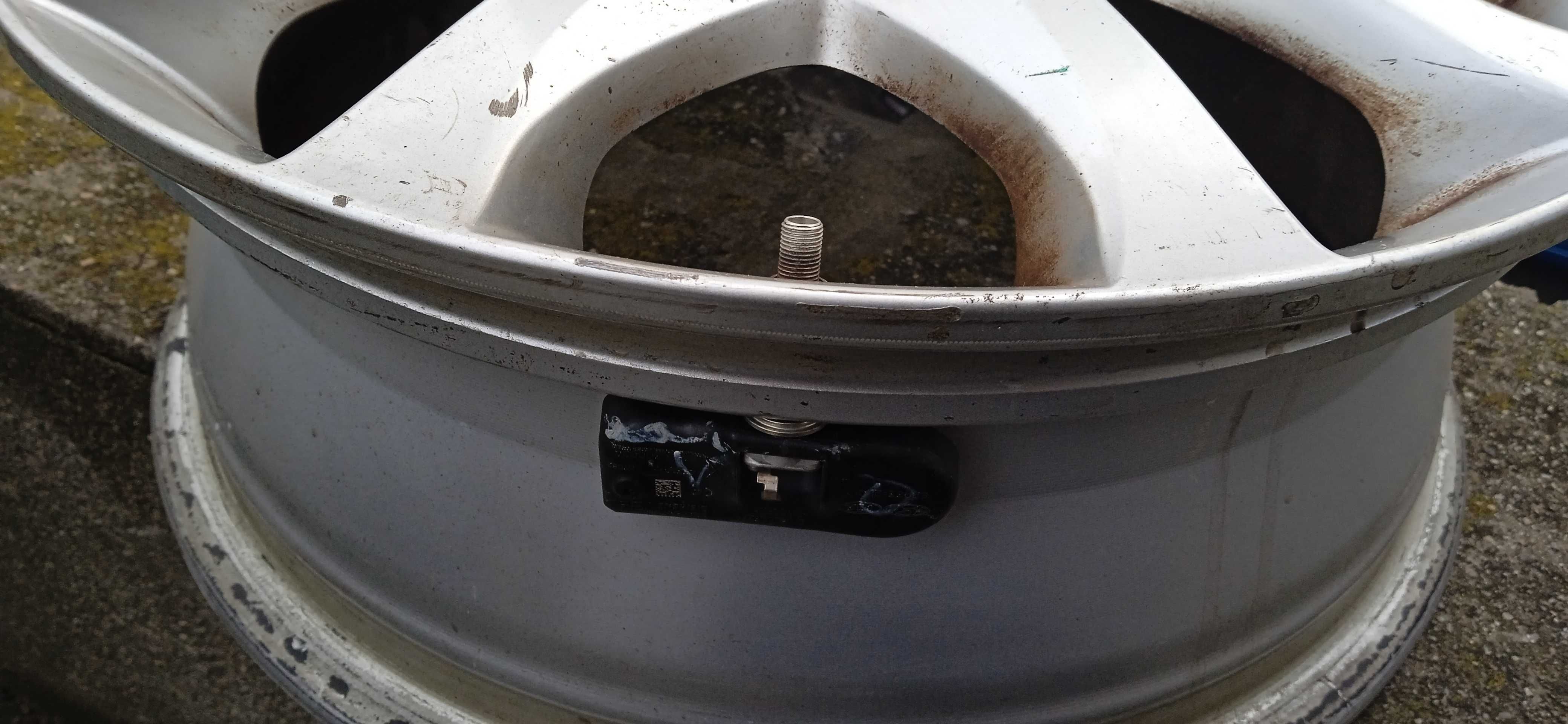 16 цолова джанта с датчик за налягане на гумите за Хюндай Киа Мазда