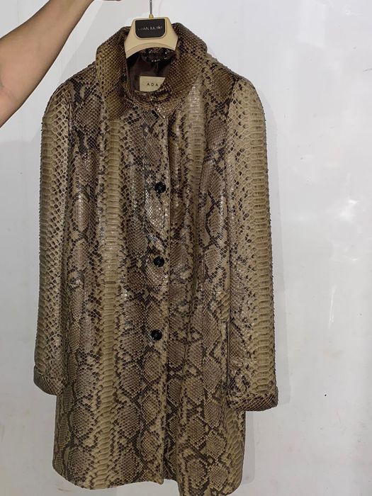 Продам плащ из питона