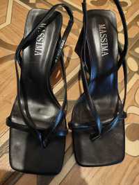Продам обувь женскую босоножки размер 40-41
