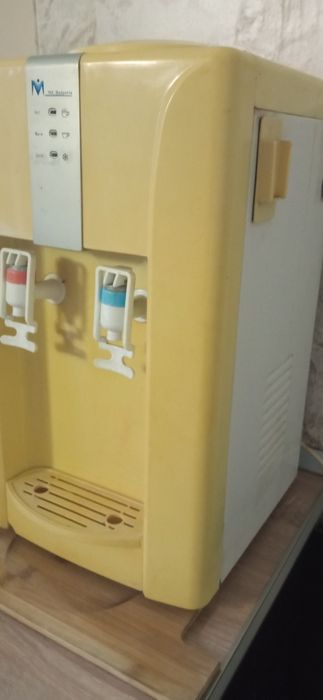 Диспенсър за вода