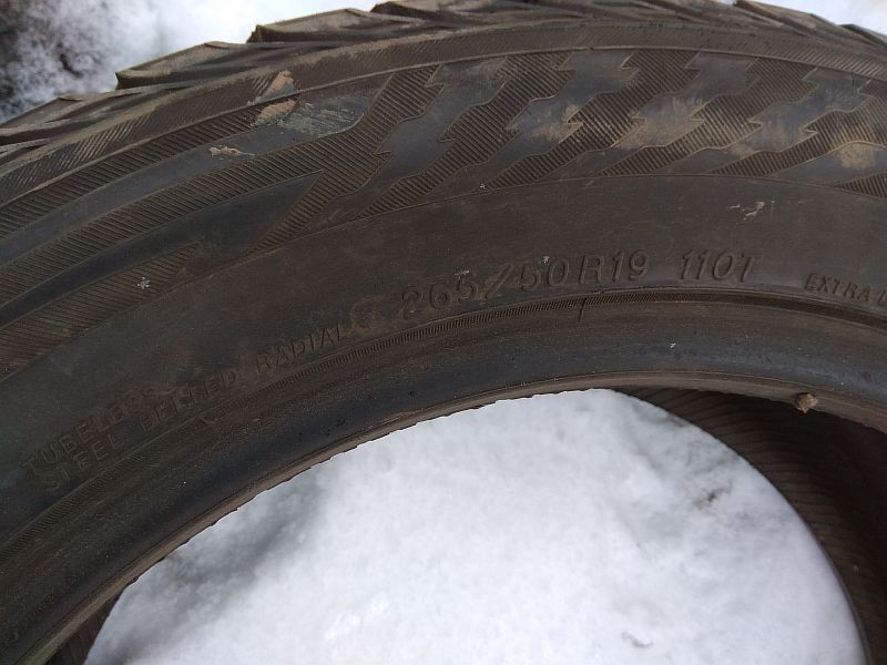 Резина 265/50 R19 - "Yokohama Ice Guard Stud IG35" (Япония).