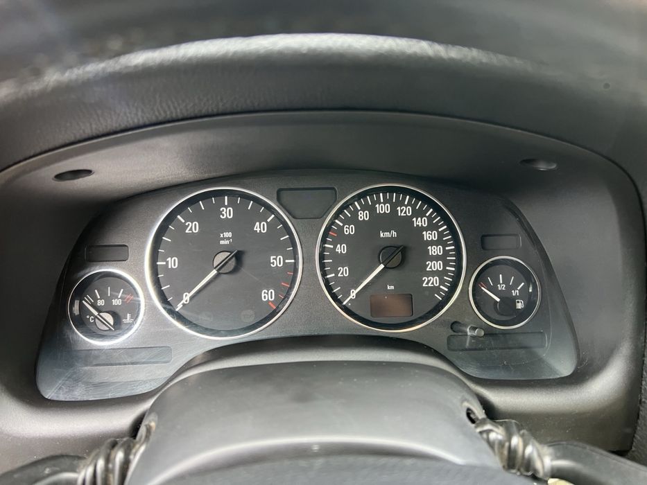 Опел Астра 2.0 DTIна части или цяла.