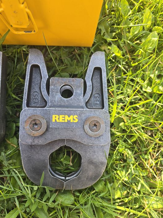 REMS R220 Presa pentru sertizat cu acumulatori