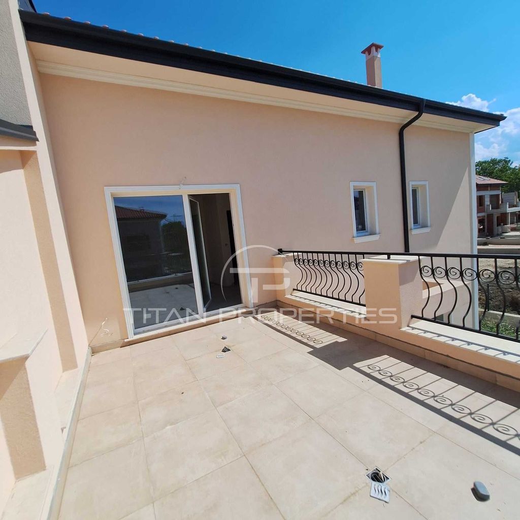 Продава се Къща в Пловдив, Тракия - 291 кв.м за 1014 €/кв.м - Снимка #16