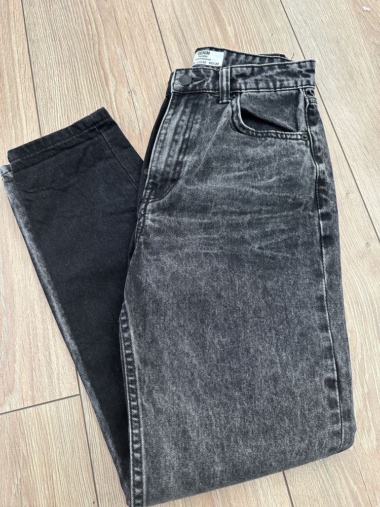 Дънки Bershka черно и сиво