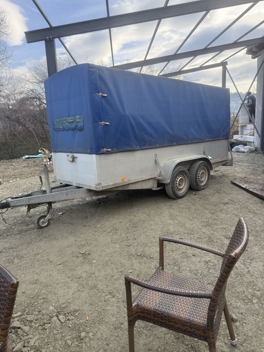 Remorcuta cu prelata